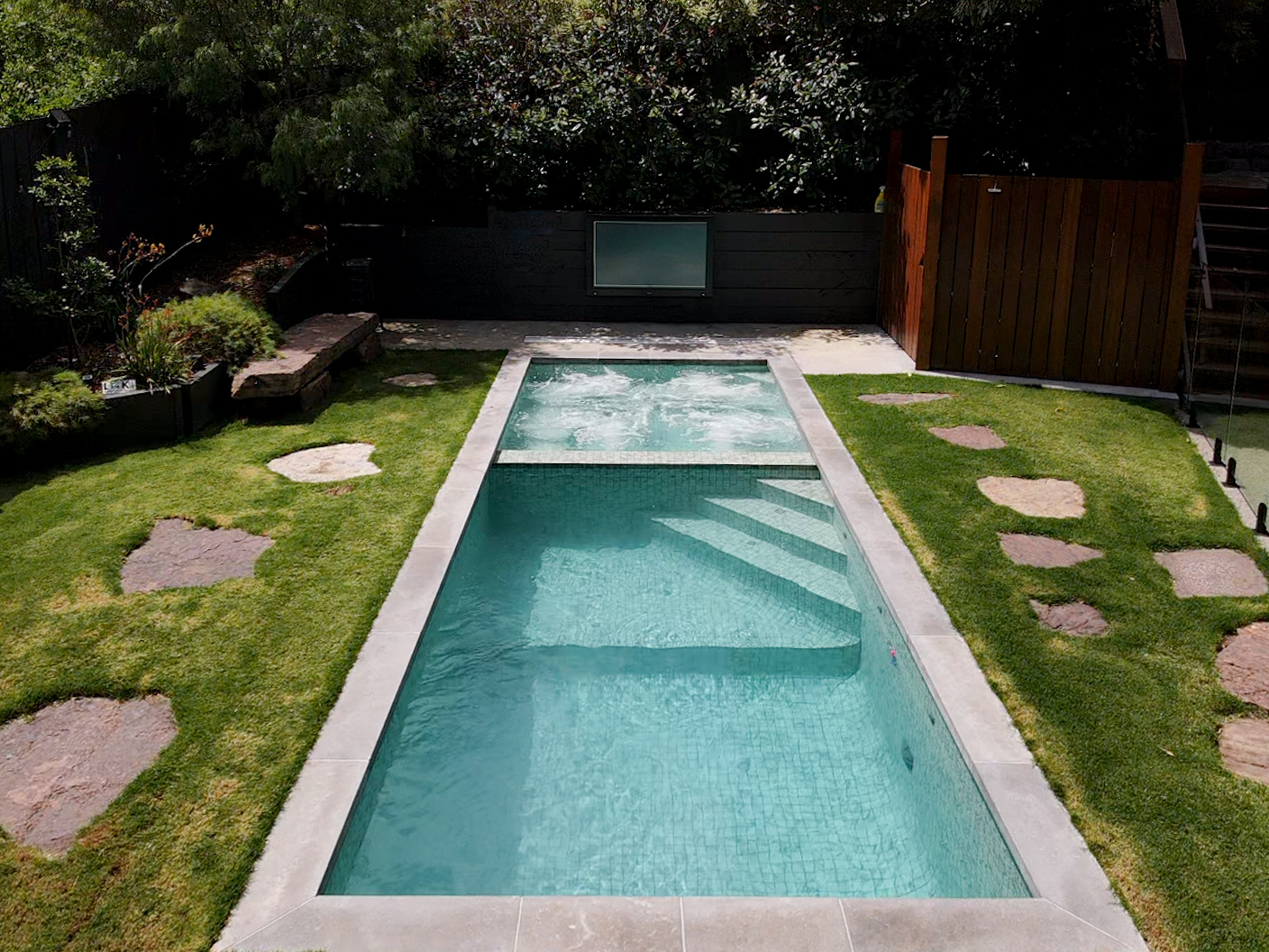 Luxury Pool Builders