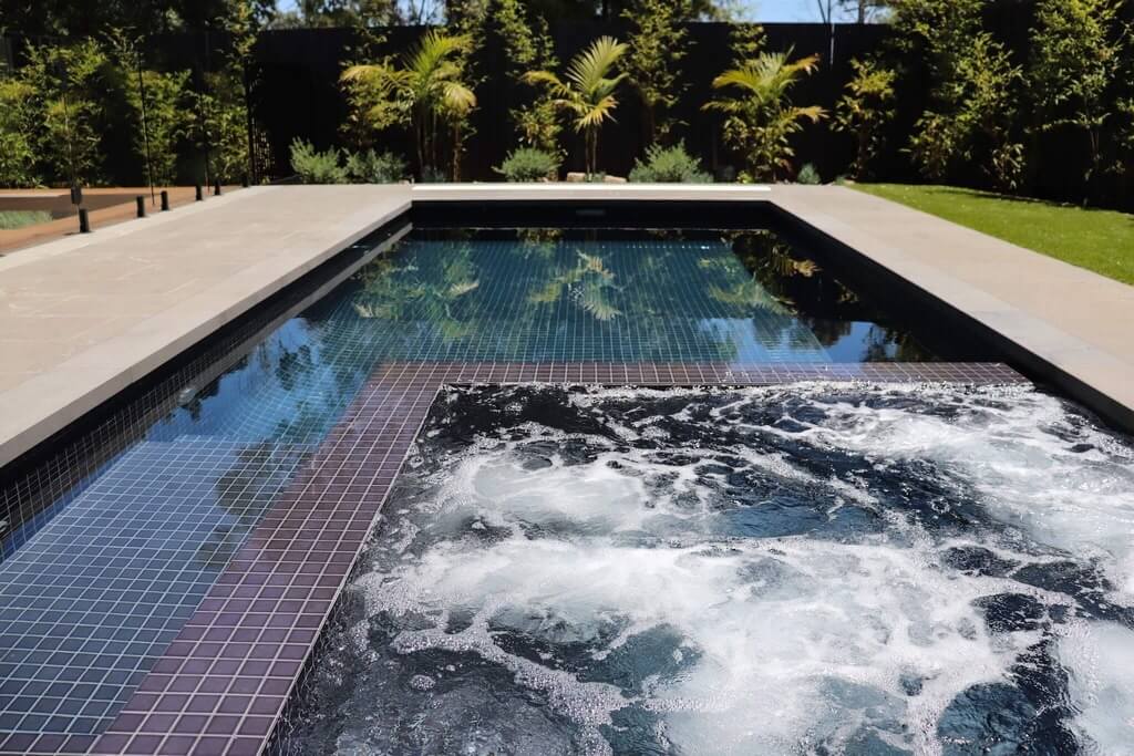 Bulleen concrete pool design