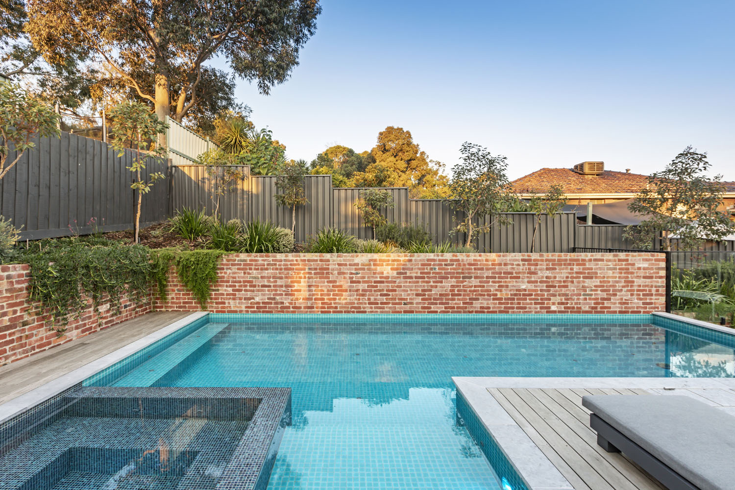 Prefabricated vs Concrete Pools
