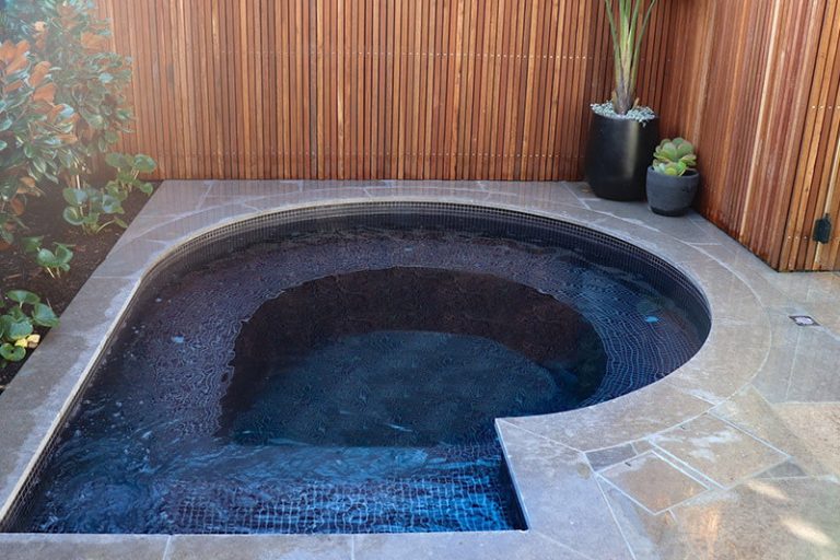 Concrete Plunge Pools Building Melbourne